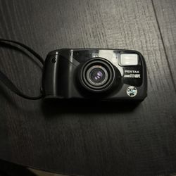 Pentax Zoom90-WR compact 35mm film camera with 38-90mm zoom lens 