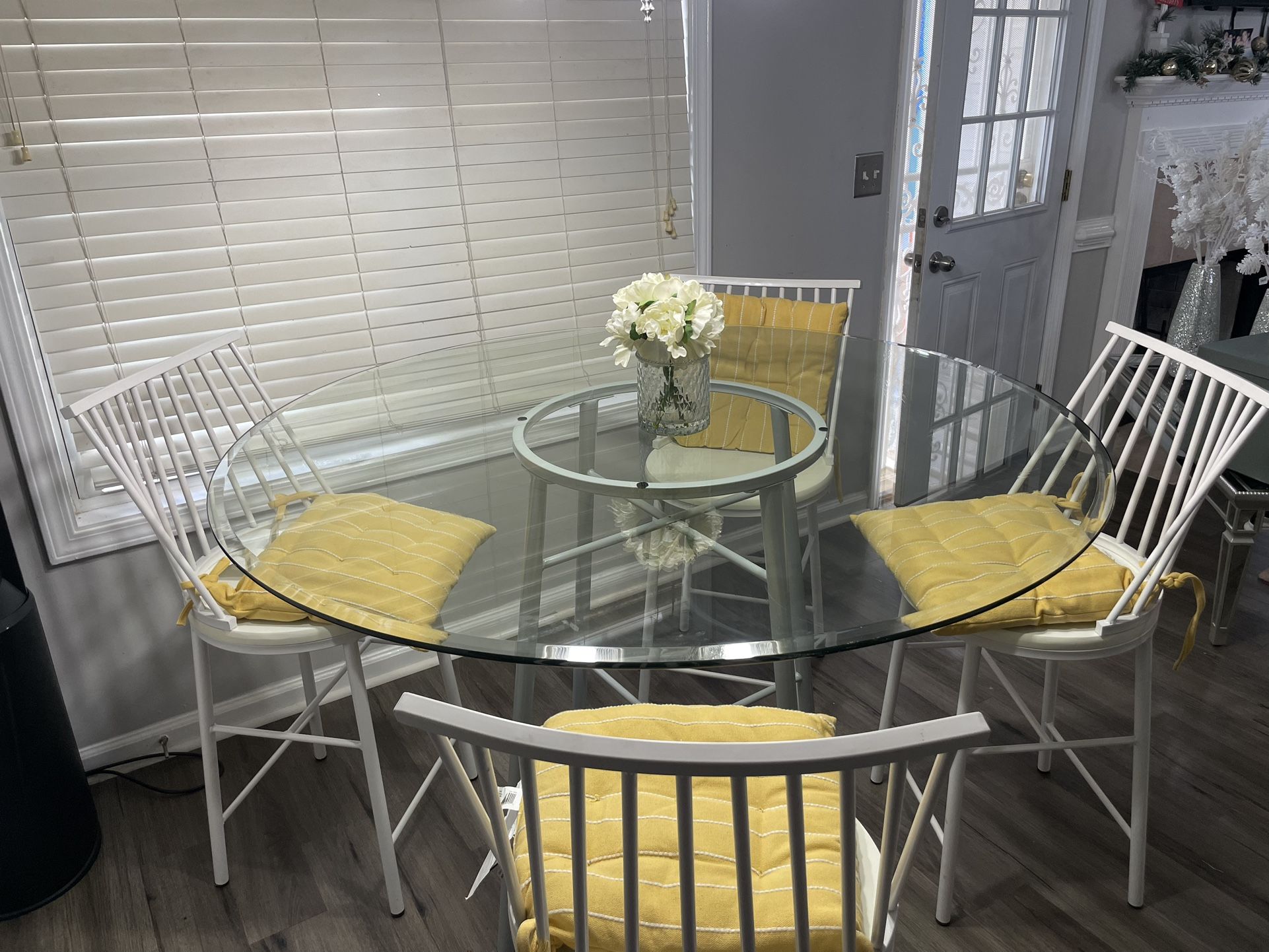 Round Glass Table + High Chairs