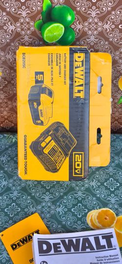 DEWALT 
20-VOLT MAX  LITHIUM ION  HIGH CAPACITY 5.0AH BATTERY AND CHARGER STARTER KIT