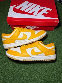 Dunk Low University Gold