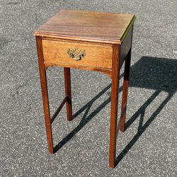 Vintage John Stuart Inc. Mahogany Single Drawer Side Table (Need TLC) 