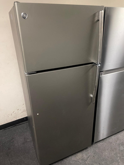 Deal: GE 19 cu ft Top Mount Refrigerator • Slate • Clean & Ready