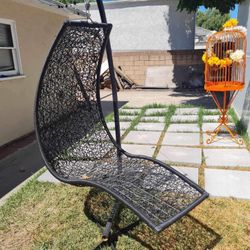 Outdoor Lounge Swing