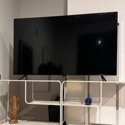 Samsung 55 Inch TV With Tilt Wall Mount 