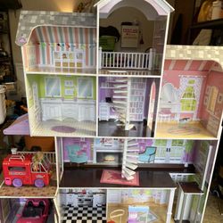 Doll house And Barbie Accessories(hablo Español)