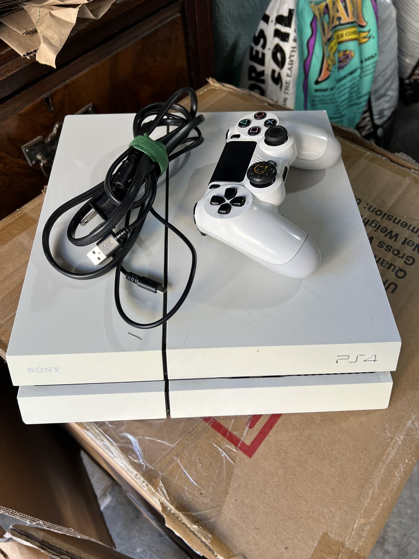 PS4 PlayStation 4