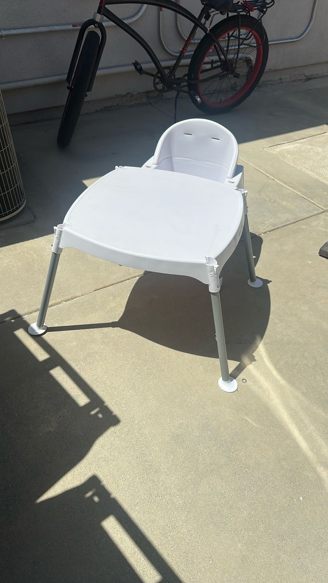 Convertible High Chair/Table