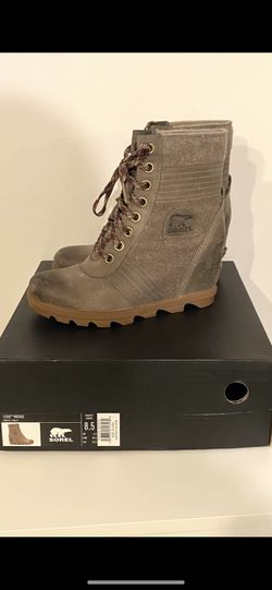 Women’s Sorel wedge boots size 8.5