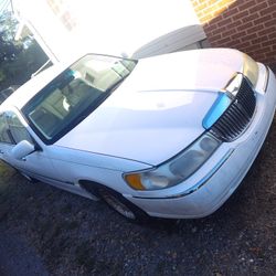 1999 Lincoln Town Car