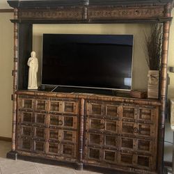 Bar/Entertainment Center