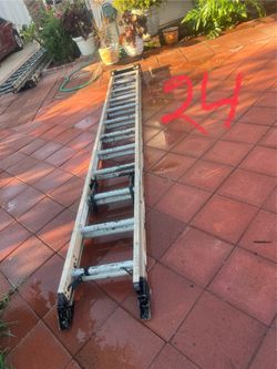 Escalera de 28 pies de fibra de vidrio