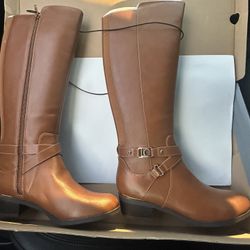 Liz Claiborne Women's Boot 