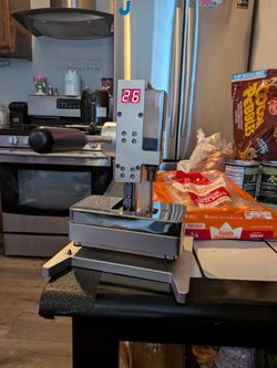 Apple display press machine