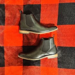 Tommy Hilfiger Men’s Berton Low Shaft Chelsea Boots