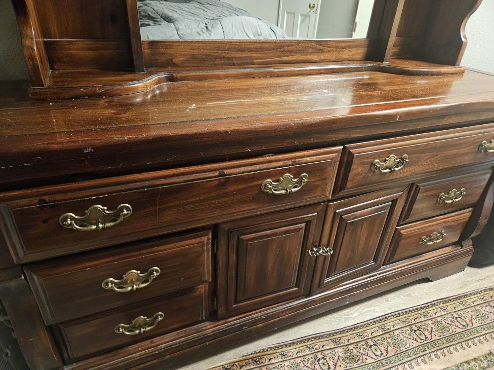 Dresser & Mirror