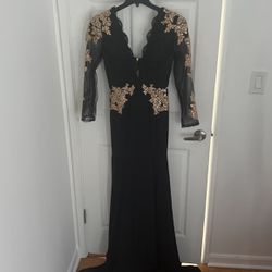 2023 Black And Gold Prom Dress Size 2