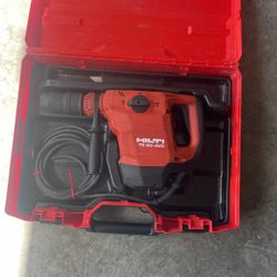 Hilti TE 50-AVR Rotary Hammer Drill 120v With Case 