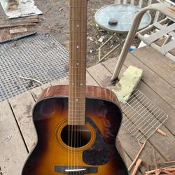 Yamaha Acoustic Guitar 