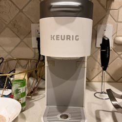 Beautiful White Single Serve Keurig! 