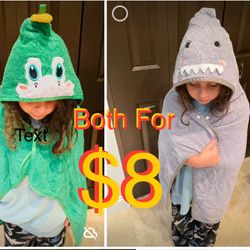$8 For Both like New Hoodie Kids Towels Shark 🦈 and Dinosaur 🦖 in mint condition
