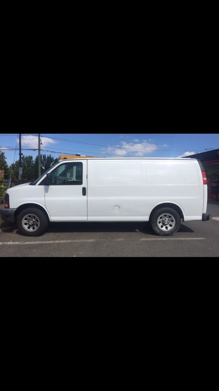 2009 CHEVORLET EXPRESS 1500 GREAT CONDITION