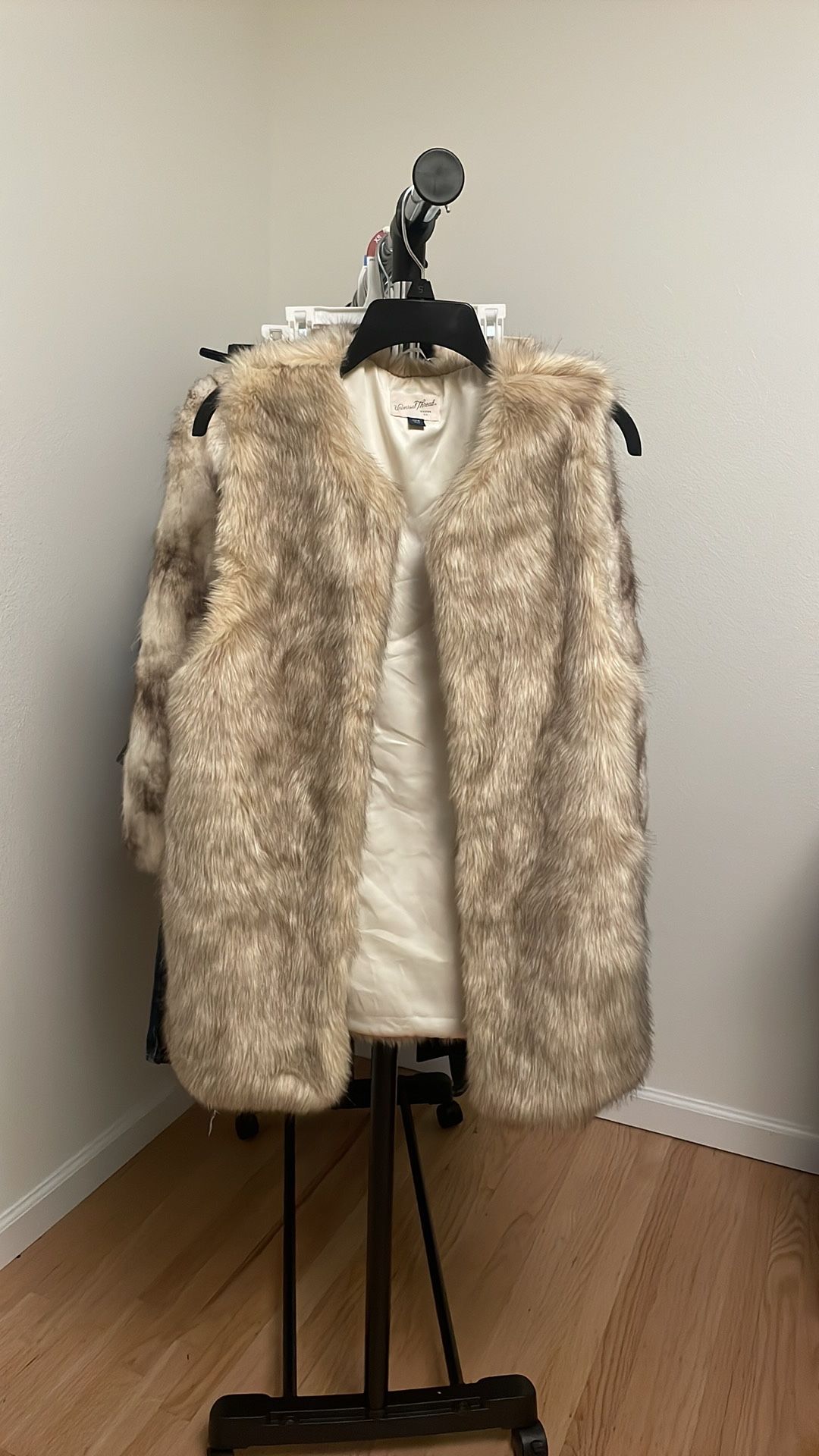 Universal Thread faux fur vest One Size