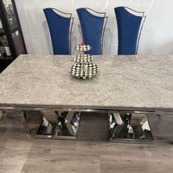 Dining room table