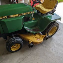 John Deere 316 Riding Mower