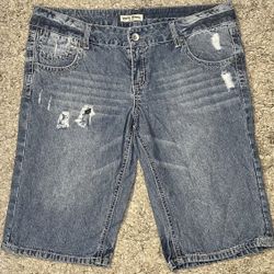 Paris Blues Women’s 13 Blue 2 Shallow Pocket Classic Distressed Denim Shorts