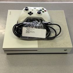 Xbox One S With One Controller 