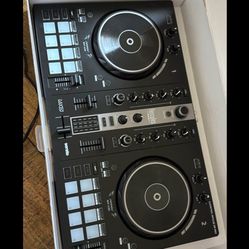 Hercules DJ essentials Kit (only used once)