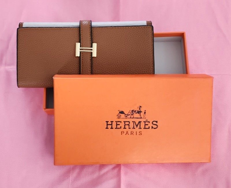 Pocketbook ■ 𝐇𝐄𝐑𝐌𝐄𝐒 ■ Exclusive
