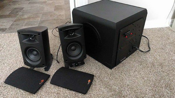 Klipsch promedia 2.1 speakers and subwoofer
