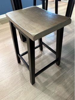Dinning Table and 5 stool chairs