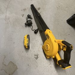 Dewalt DCE100 20V Cordless Blower, 1Battery 2.0