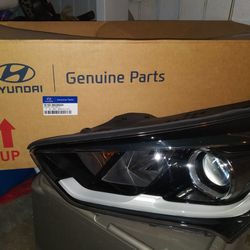 13-14 Hyundai Santa Fe Headlight lense Assembly