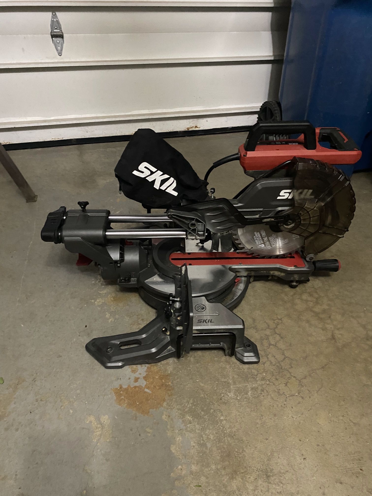 SKIL 10" Dual Bevel Sliding Compound Miter Saw