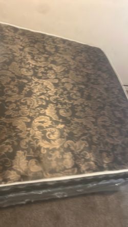 2 Full bed and 2 box spring