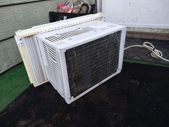 Midea Window Air Conditioner Unit