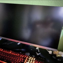 4K Samsung UR55 Monitor