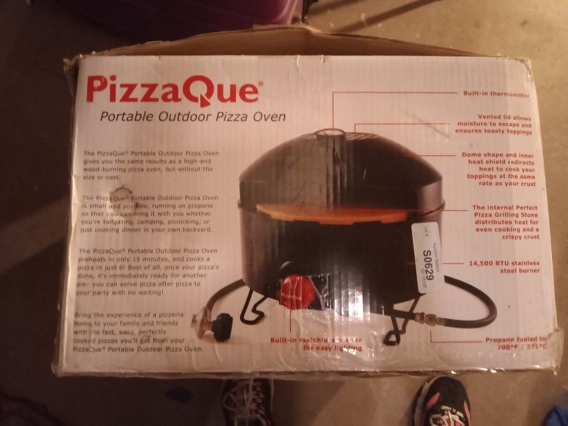 Pizza Craft PizzaQue Portable Outdoor Pizza Oven Brand NewHeats up