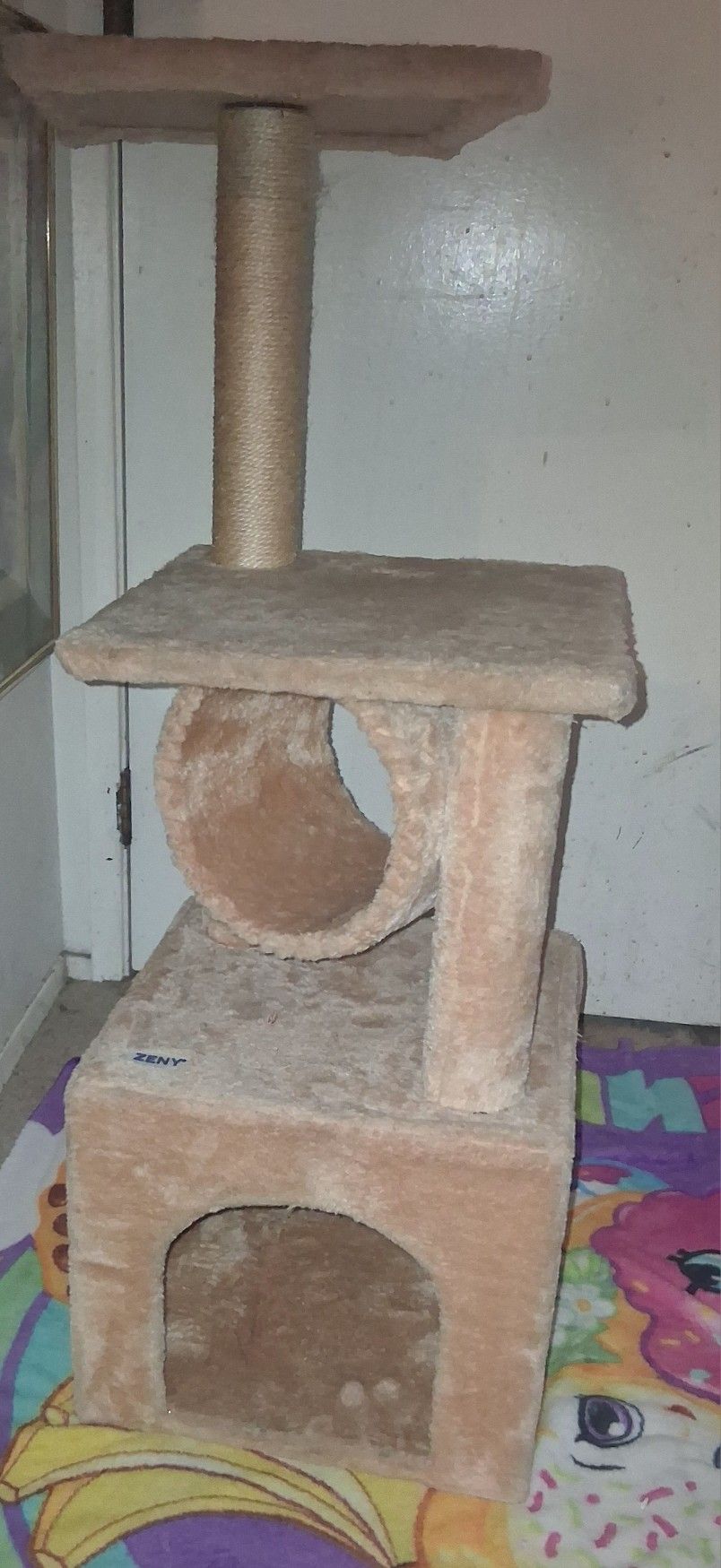 Nice cat tree great condition