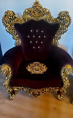 Elegant 21-Piece Luxury Royal Furniture Set ✨
Beautiful handcrafted luxury furniture set in a stunning gold finish, featuring exquisite hand-carved re