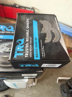 TRQ Brake Shoe Set