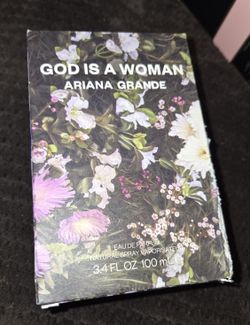 Ariana Grande Perfume 