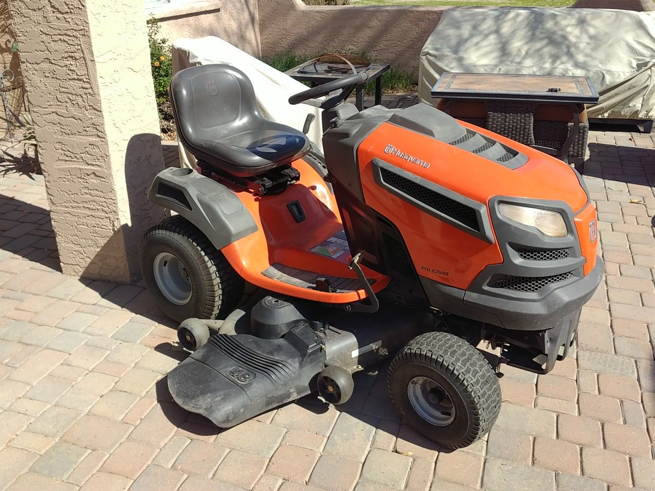 Husqvarna YTH23V48 for Sale in Tempe, AZ - OfferUp