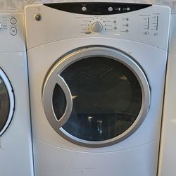 VERY CLEAN ELECTRIC AND GAS DRYERS FOR SALE, 4 MONTHS WARRANTY,  FREE DELIVERY AND INSTALLATION 