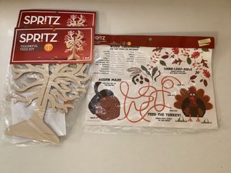 Spritz Thanksgiving Kids Activity Placemats & 2 Spritz Thankful Tree Kit, New