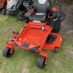 Husqvarna 52 Inch Zero Turn Mower 2022 Model Newl Never Use $3300