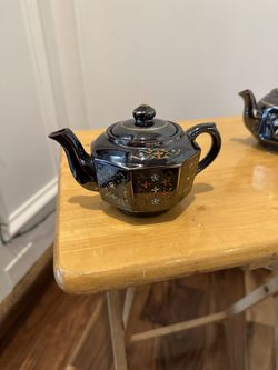 Moriage Vintage Japanese Teapot with lids - Set of 2